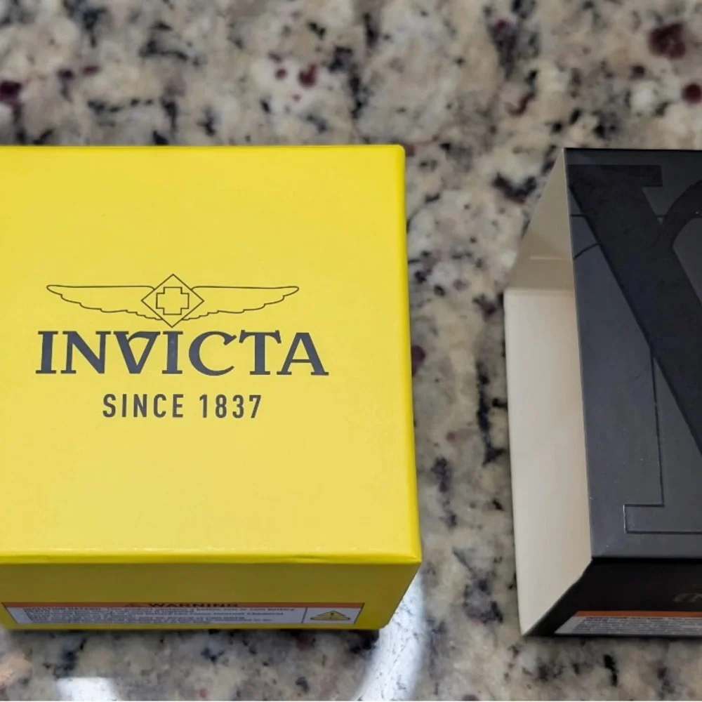 Invicta bold red